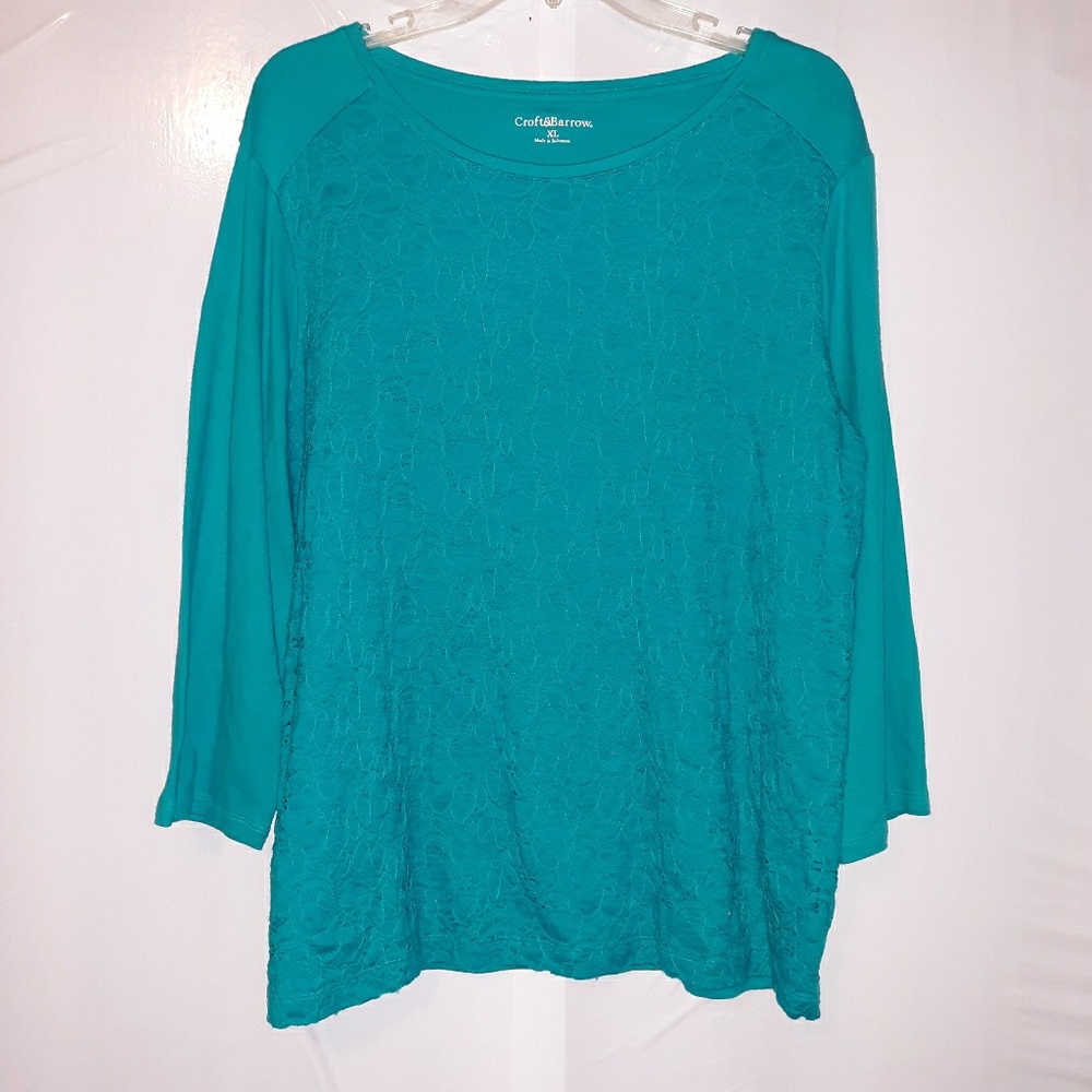Women's Croft & Barrow xl eyelet overlay top